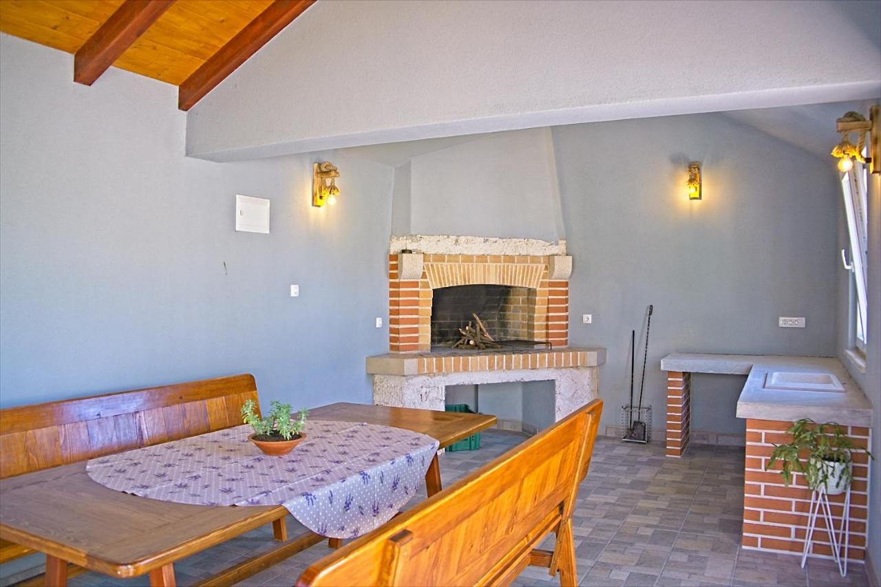 Apartman Nikica Postira Εξωτερικό φωτογραφία